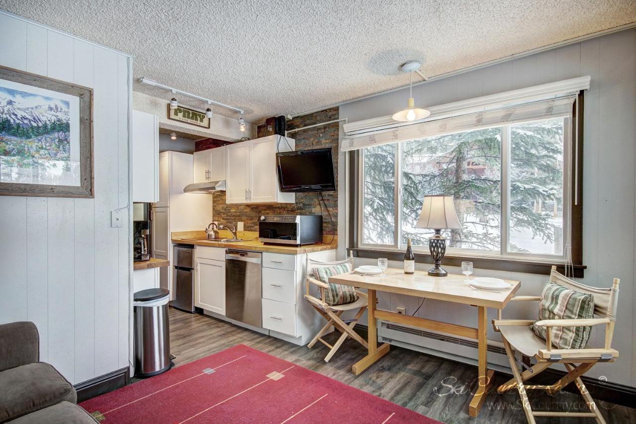 Petite Remodeled Corner Unit With Lots Of Light, Onsite Hot Tubs, Walk To Town Pm4A Apartment Breckenridge Exterior photo